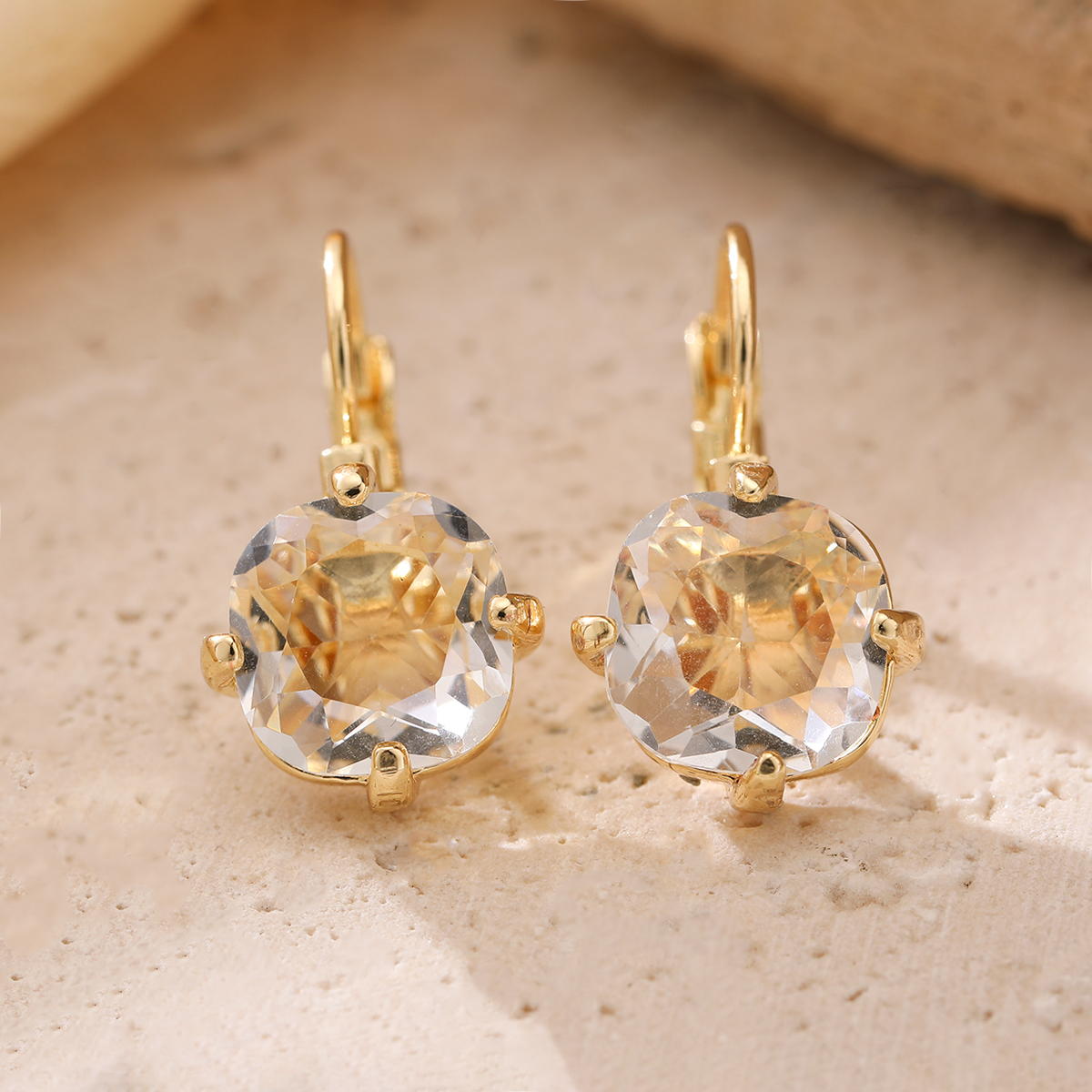 Elegant Claw-Shaped Stud Earri - مراجعة Women Formal Event Wear وسعره