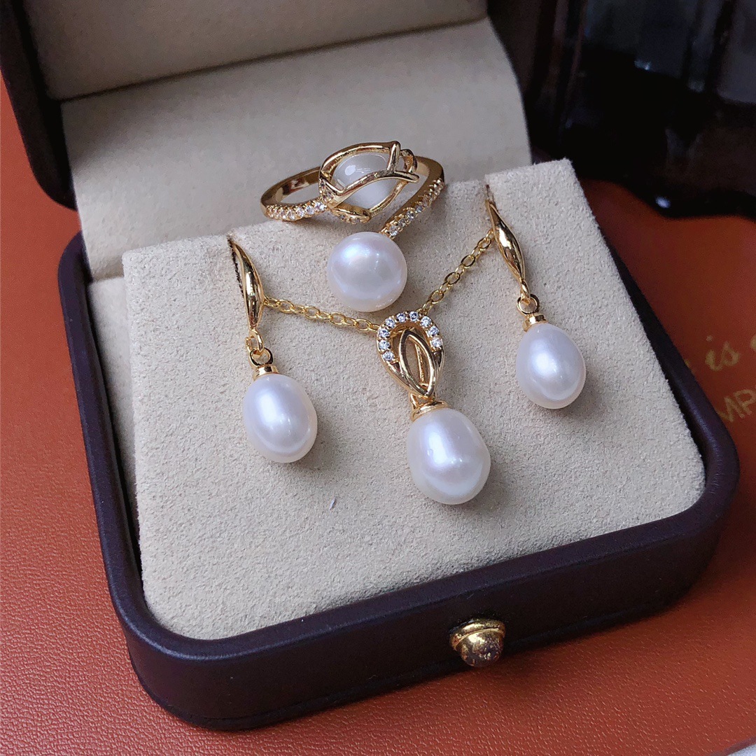 one set freshwater Pearl white - مراجعة Pearl Necklace Set وسعره