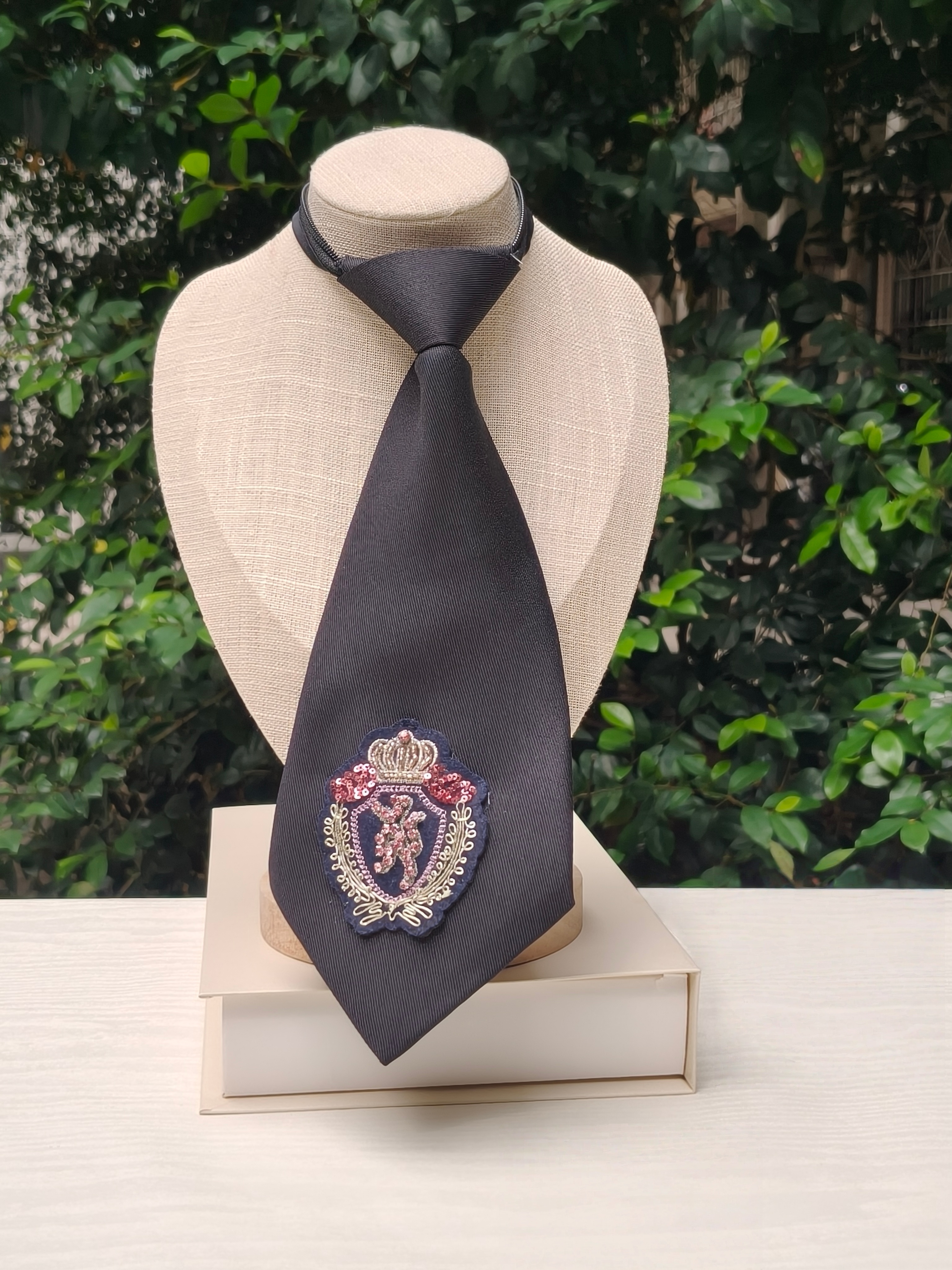 High-End Crown Badge Black Tie - مراجعة Women Formal Event Wear وسعره