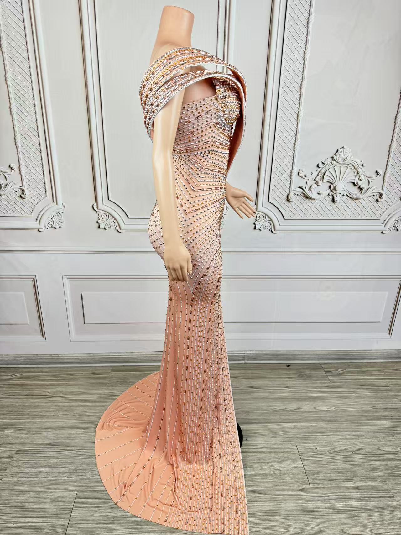 Xiangbin Sparkly Crystals Form - مراجعة Women Formal Wear For Graduation وسعره