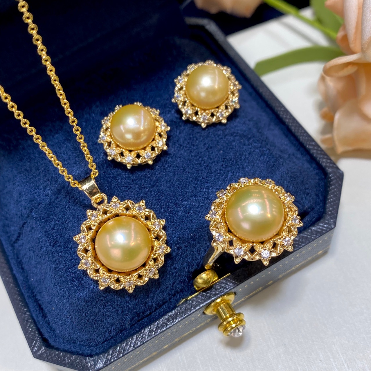 one Set freshwater pearl yello - مراجعة Pearl Necklace Set وسعره