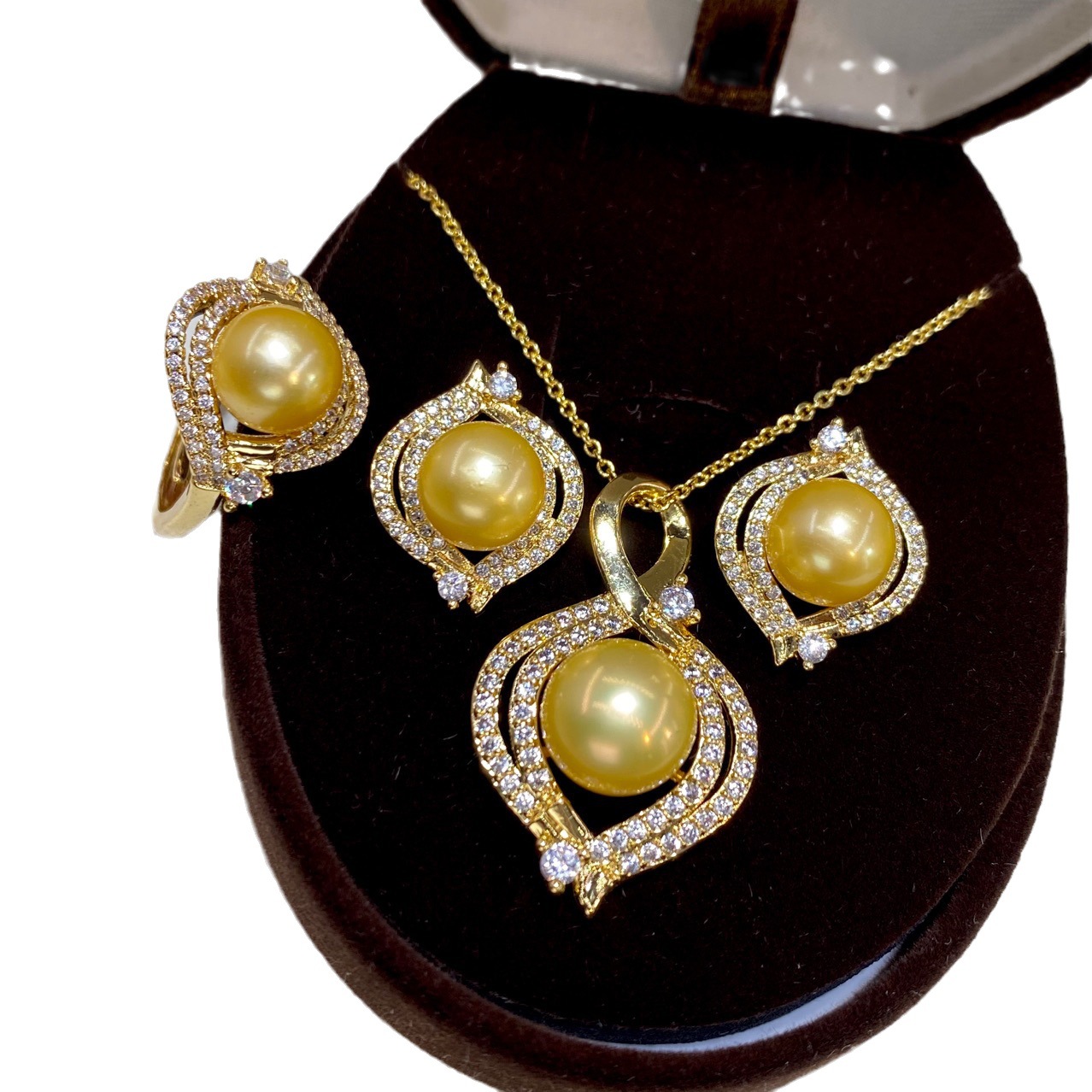 one Set freshwater pearl yello - مراجعة Pearl Necklace Set وسعره